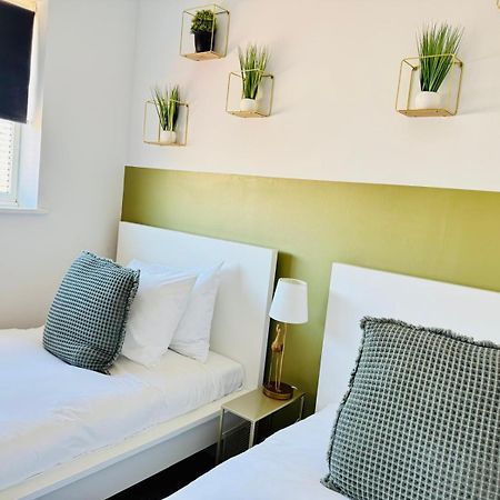 2 Bed House, Sleeps 6, Dog Friendly, Close To A14 M11, With Garden & Parking Long Stay Work Contractor Leisure, Jade CBG Exteriör bild