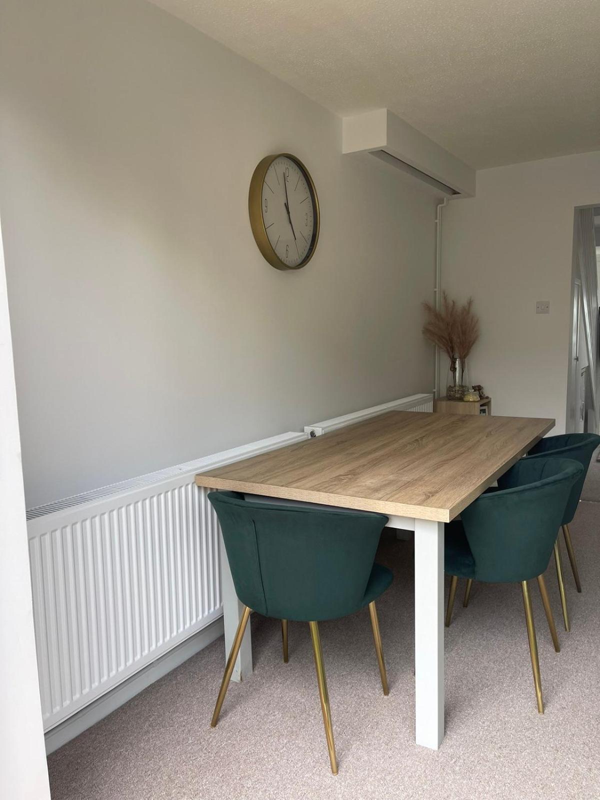 2 Bed House, Sleeps 6, Dog Friendly, Close To A14 M11, With Garden & Parking Long Stay Work Contractor Leisure, Jade CBG Exteriör bild