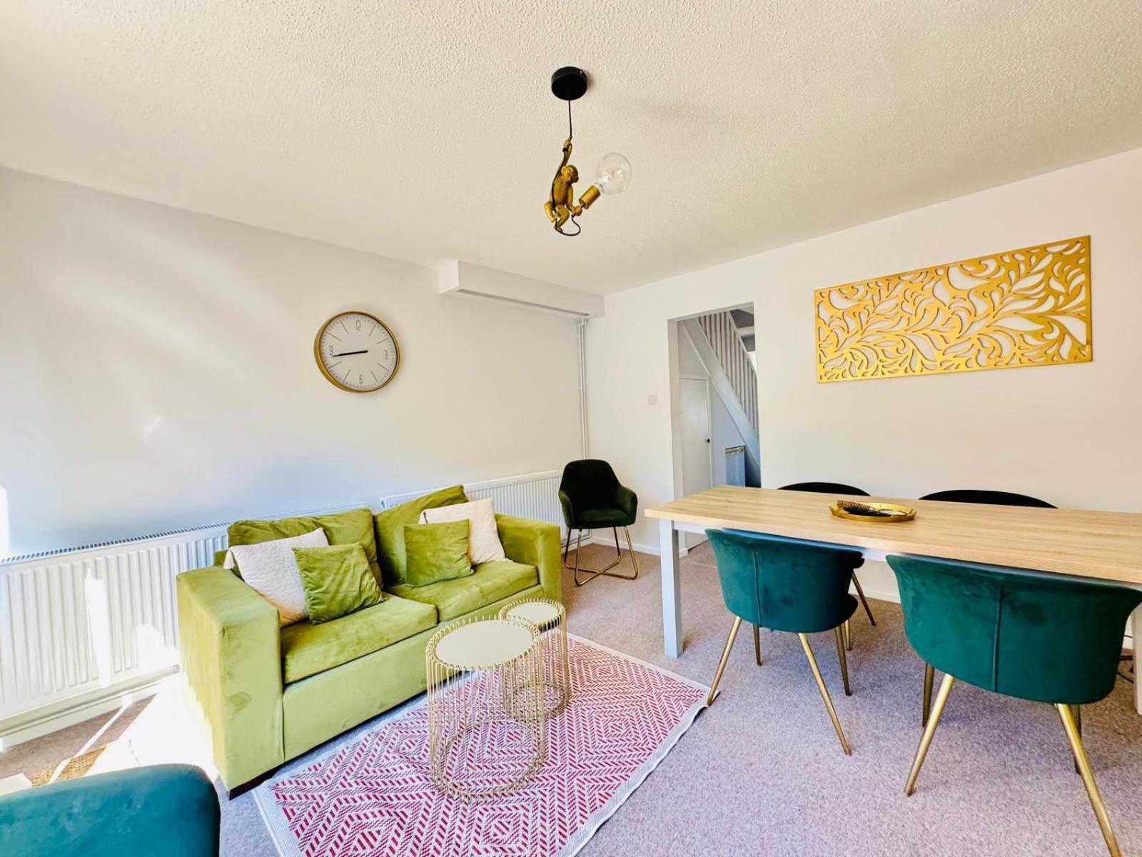 2 Bed House, Sleeps 6, Dog Friendly, Close To A14 M11, With Garden & Parking Long Stay Work Contractor Leisure, Jade CBG Exteriör bild