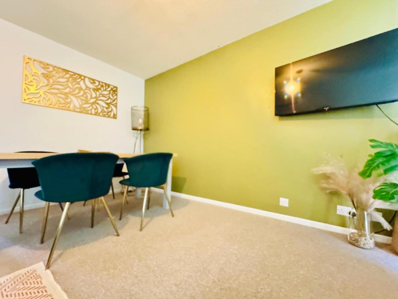 2 Bed House, Sleeps 6, Dog Friendly, Close To A14 M11, With Garden & Parking Long Stay Work Contractor Leisure, Jade CBG Exteriör bild